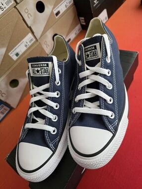 Brand New Converse Chuck Taylor Low- Navy. Size Men 8/Womens 10